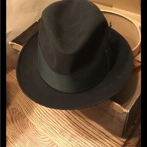 RESISTOL Men’s Fedora Hat Size - Small - 21 1/2”  Beaver